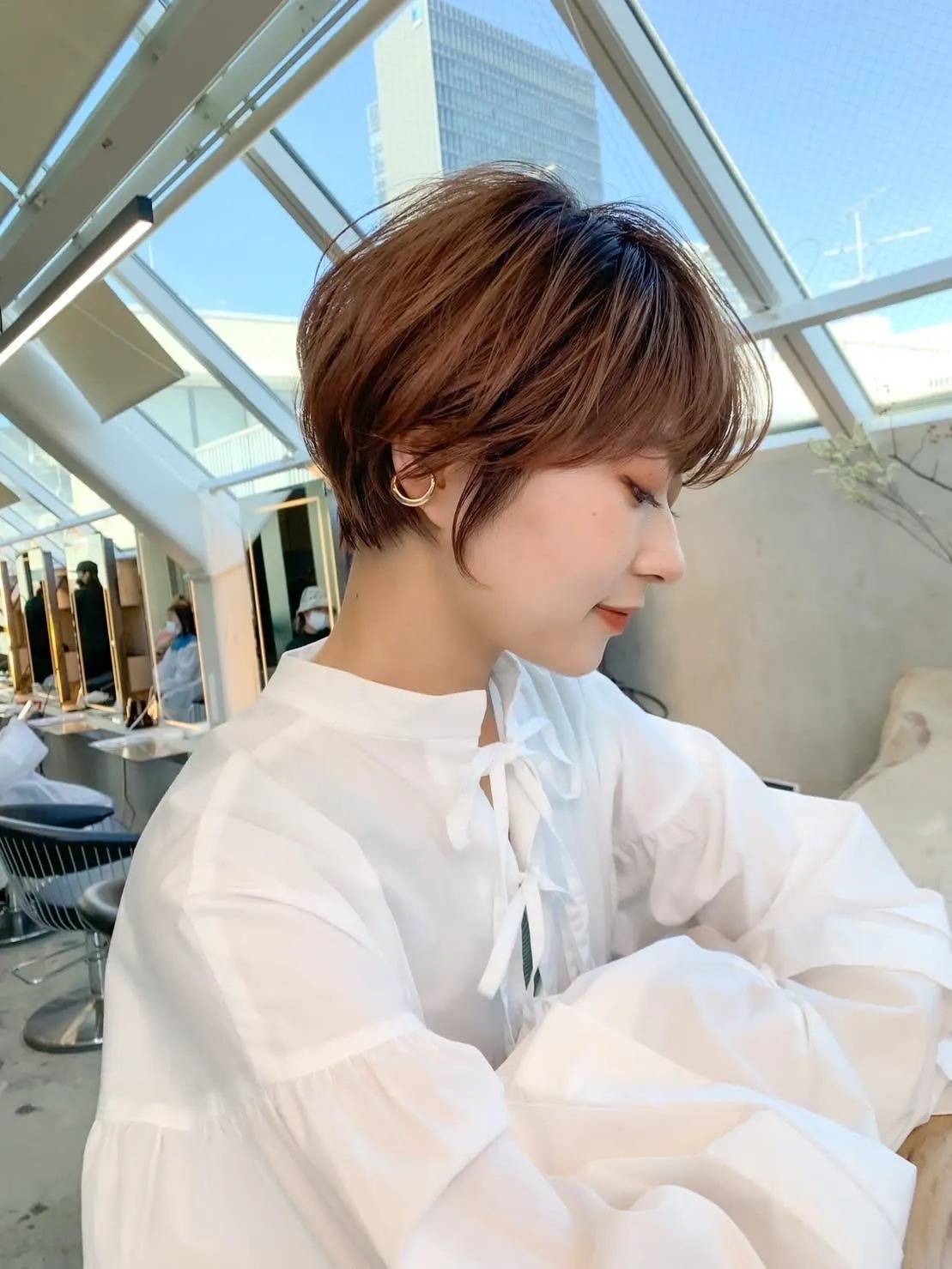 シルエットがきれいなナチュラルショート