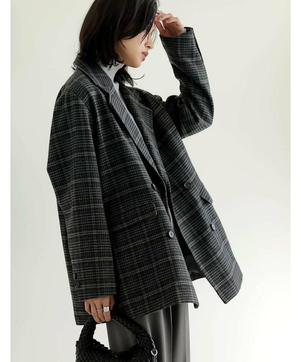 チェック柄コート×リブパンツ