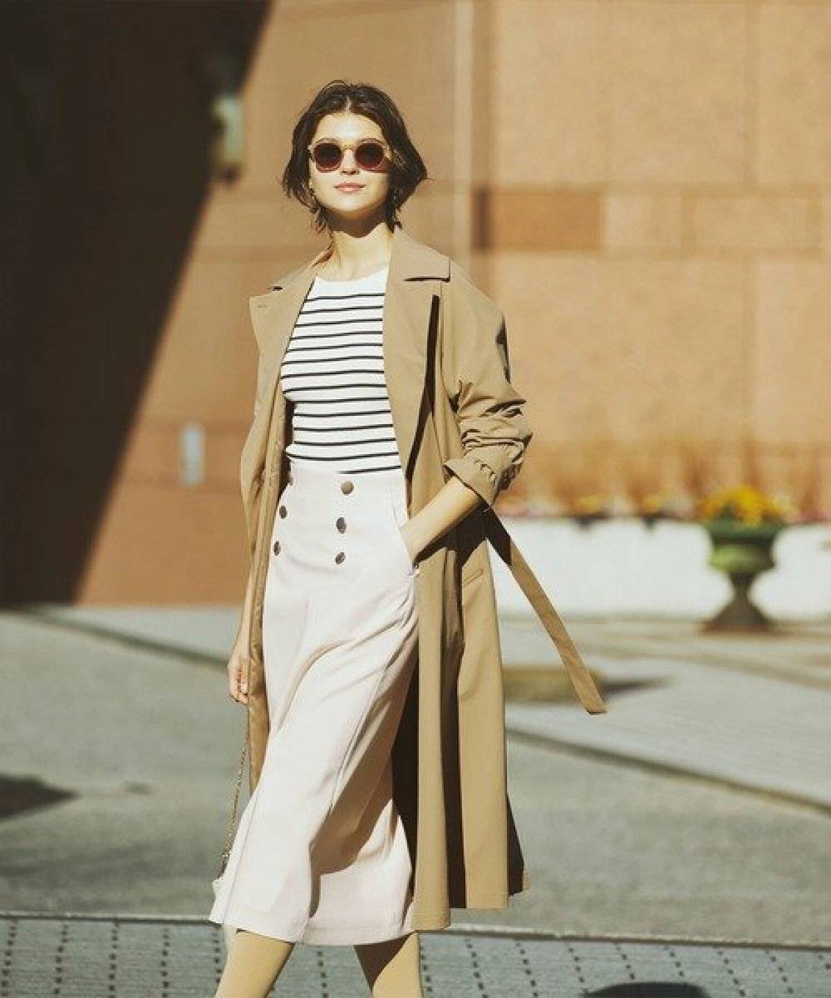 トレンチコート×ニットセーター×スカート