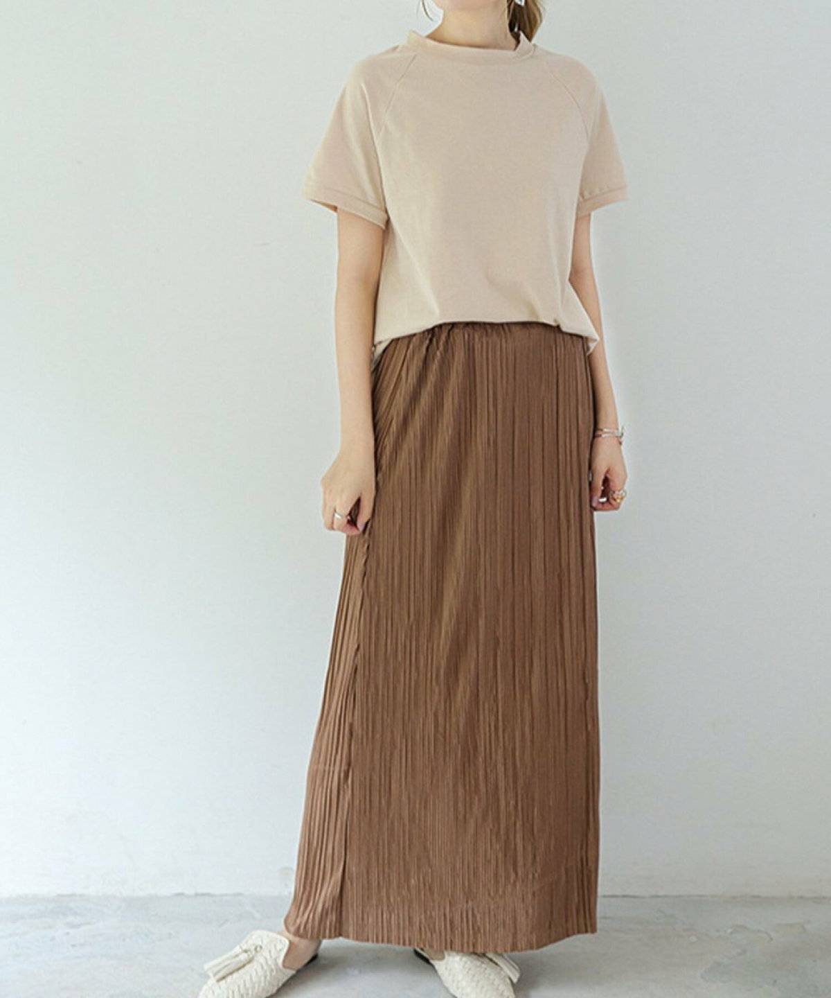 初夏コーデの女性