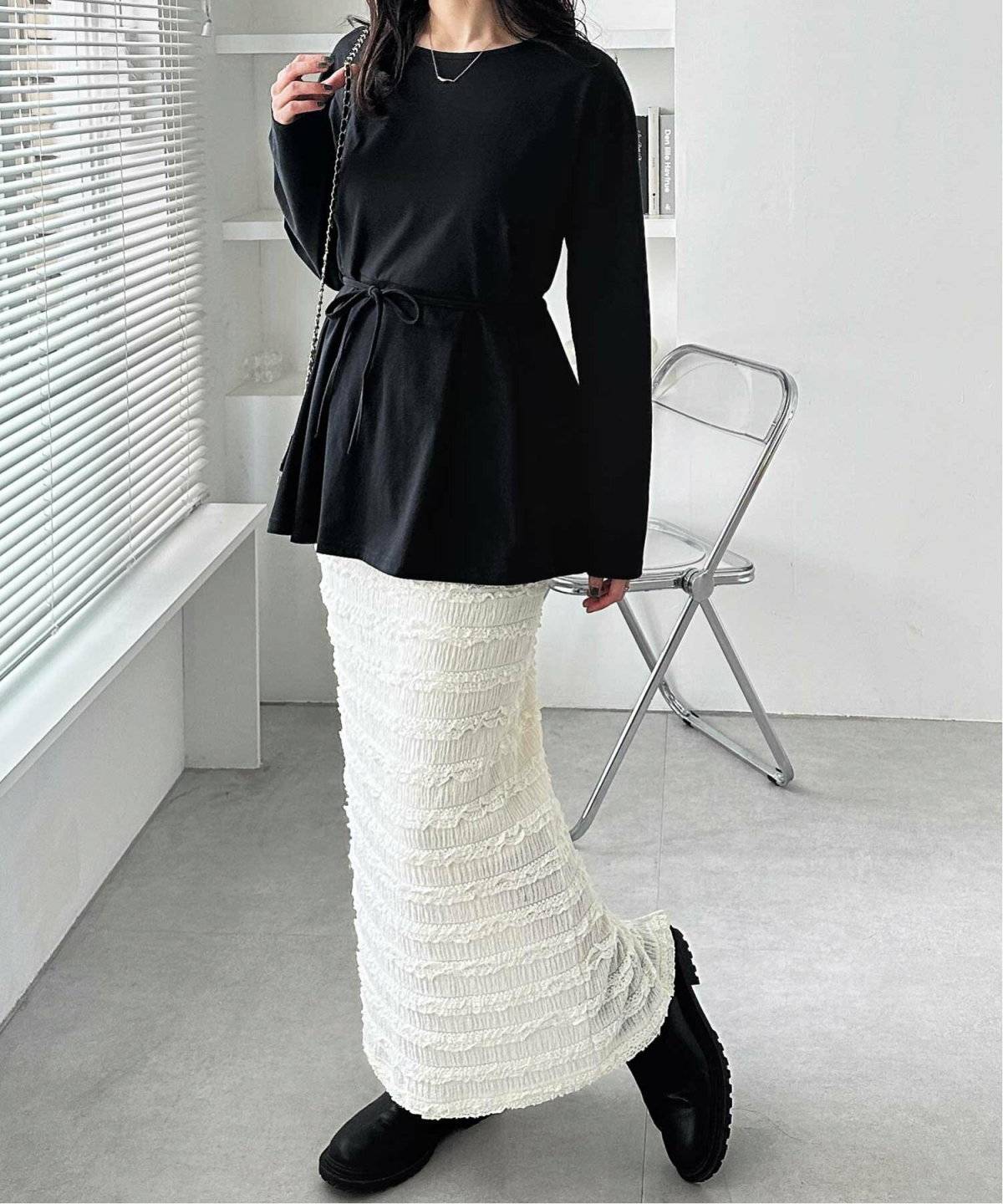 初夏コーデの女性