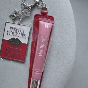 憧れのこじはるリップに！乾燥しないのにきちんと色づく「Her lip to」美容液リップ