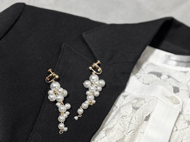 フォーマルに合わせたイヤリングの写真