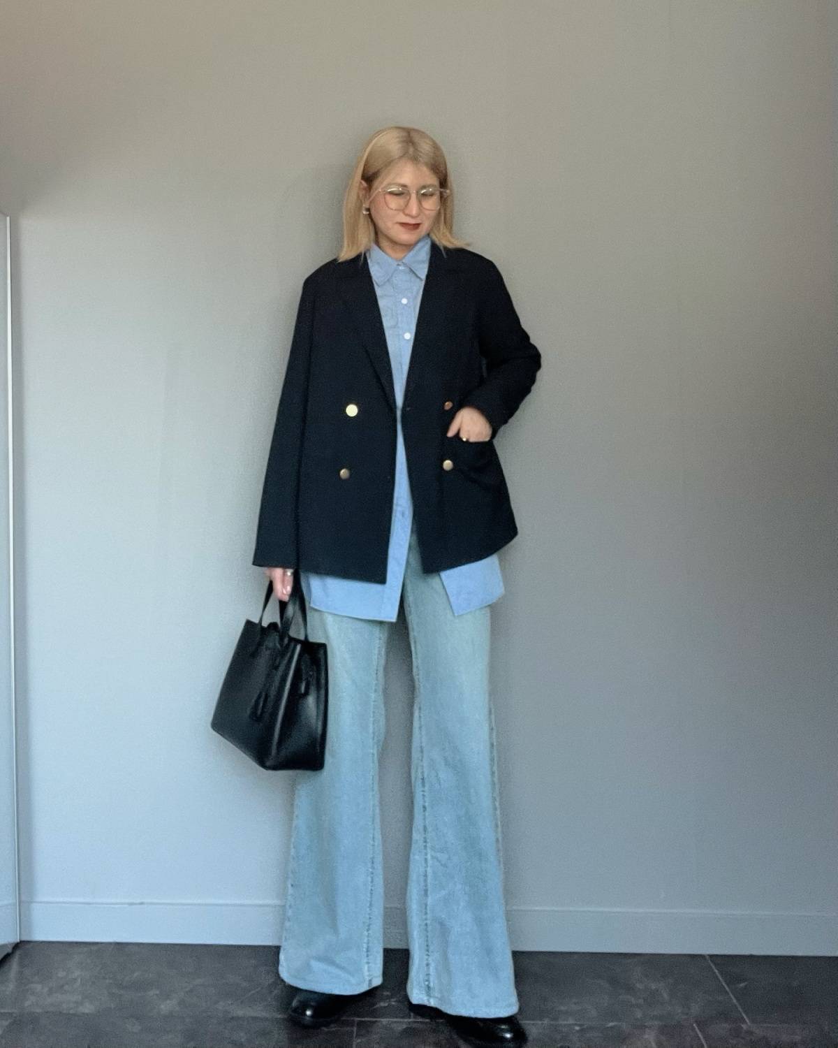 ジャケットを羽織ったMIXコーデ