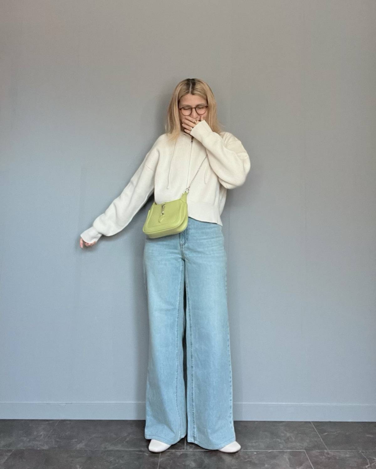 カラーバッグをアクセントに♪