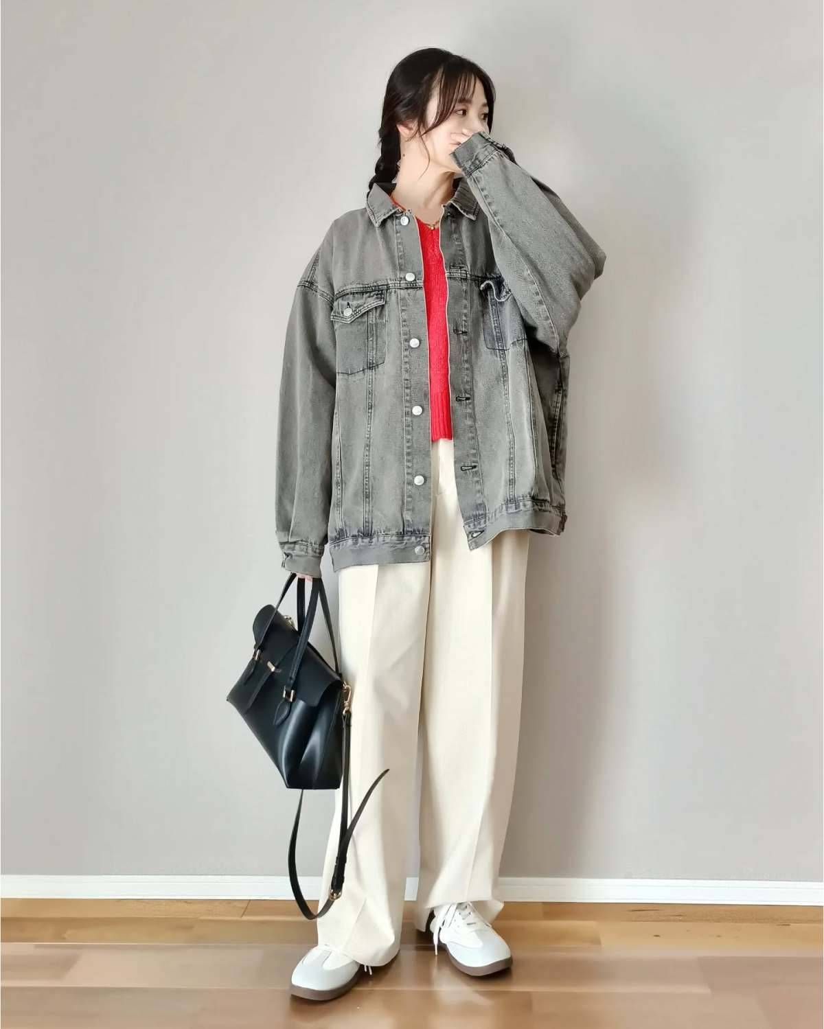 赤ニットをアクセントにする♡