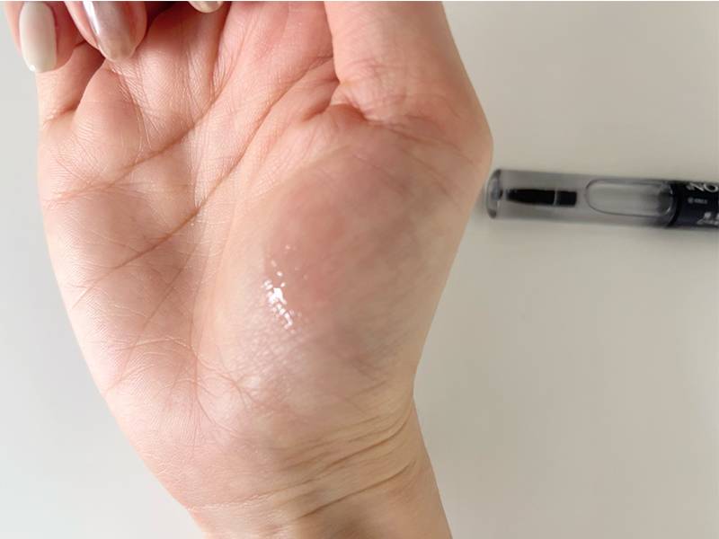 レブロンリップのトップコートスウォッチ