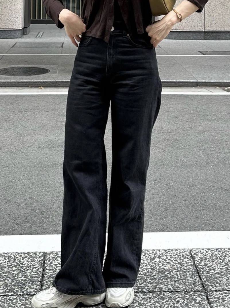 ZARAのブラックデニム