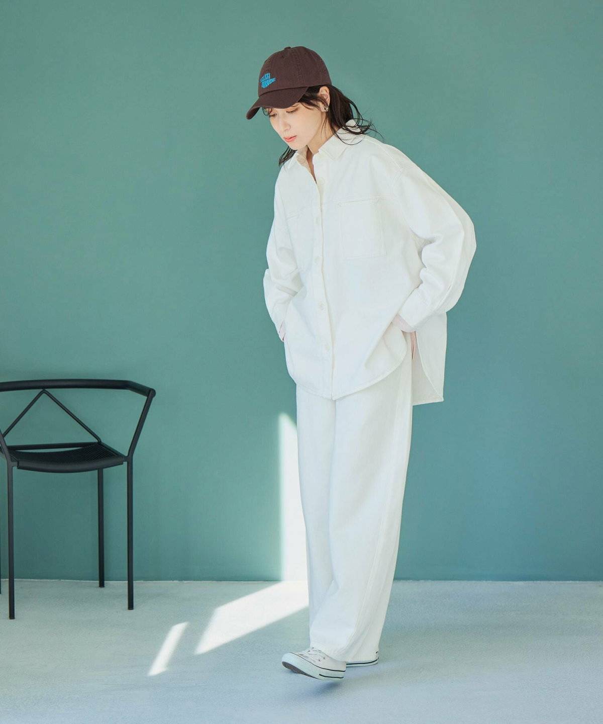 ホワイトデニムコーデ