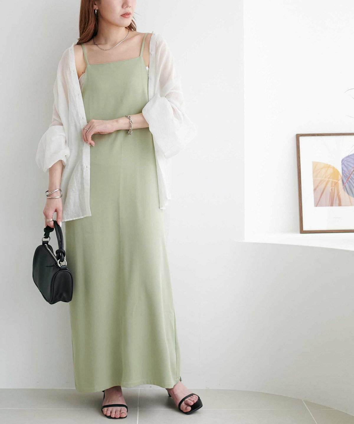 春コーデの女性