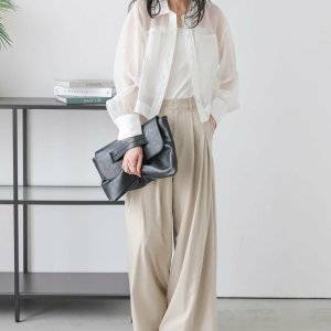 【ホワイト編】今が旬♪「シアーシャツ」のおしゃれな春コーデはコレ！