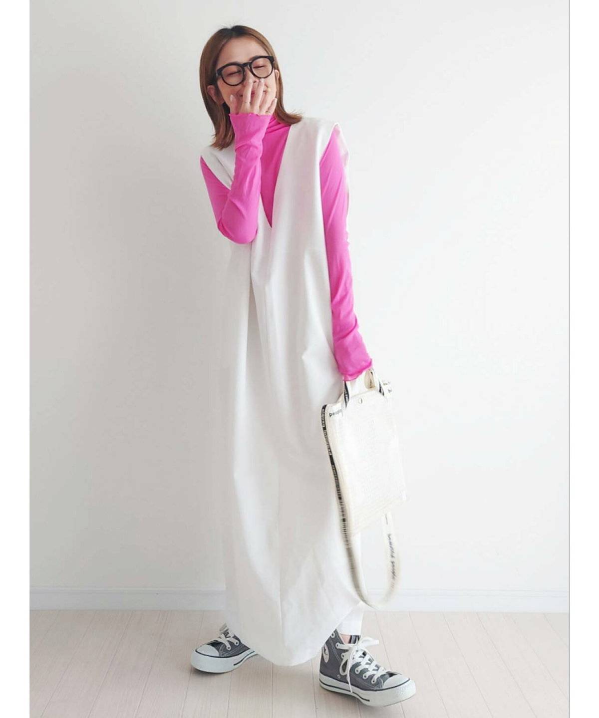 春コーデの女性