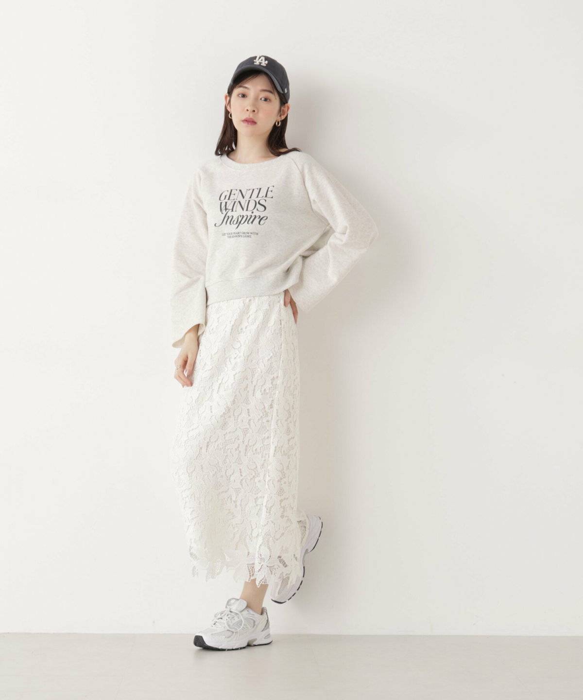 春コーデの女性