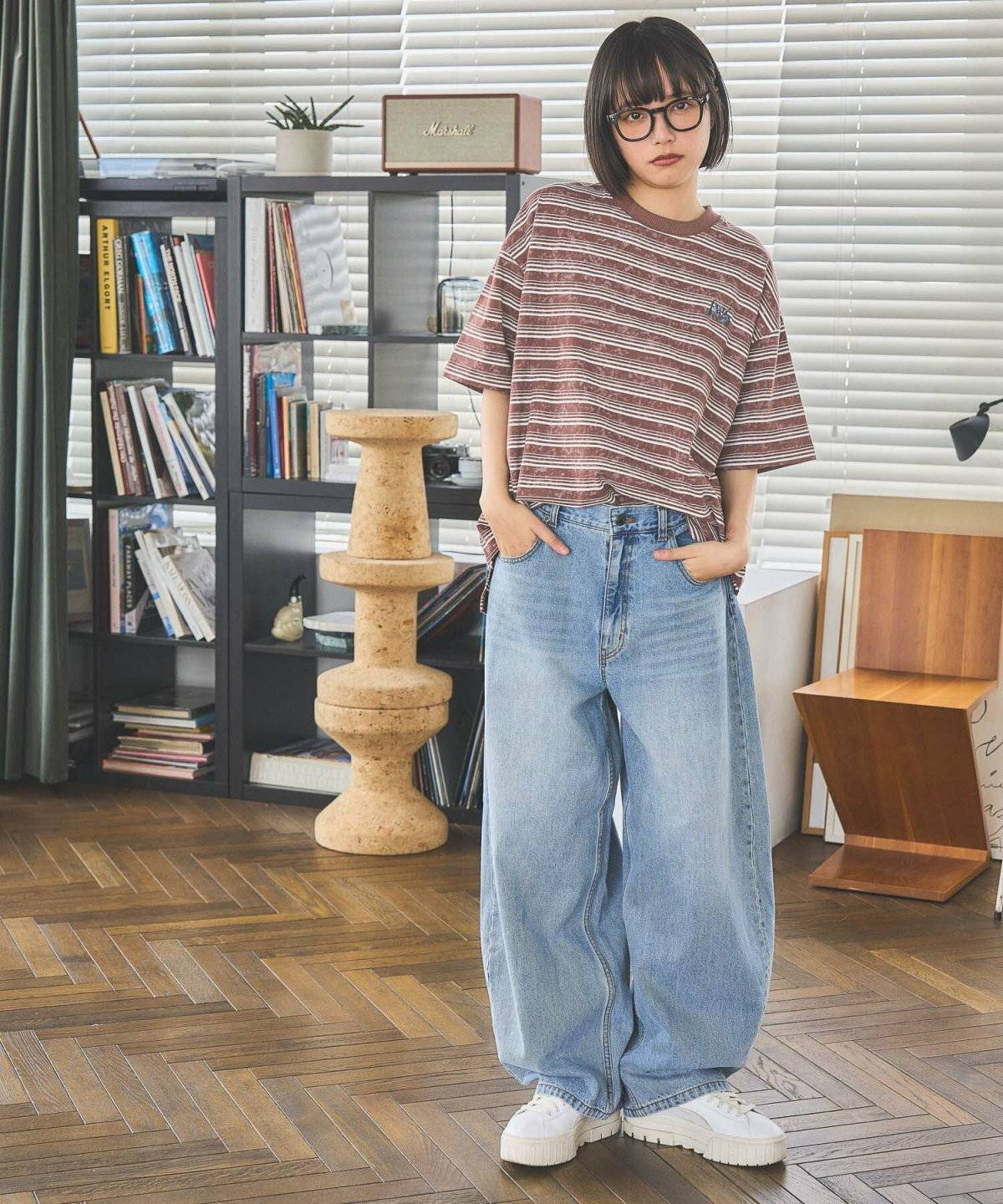 春コーデの女性