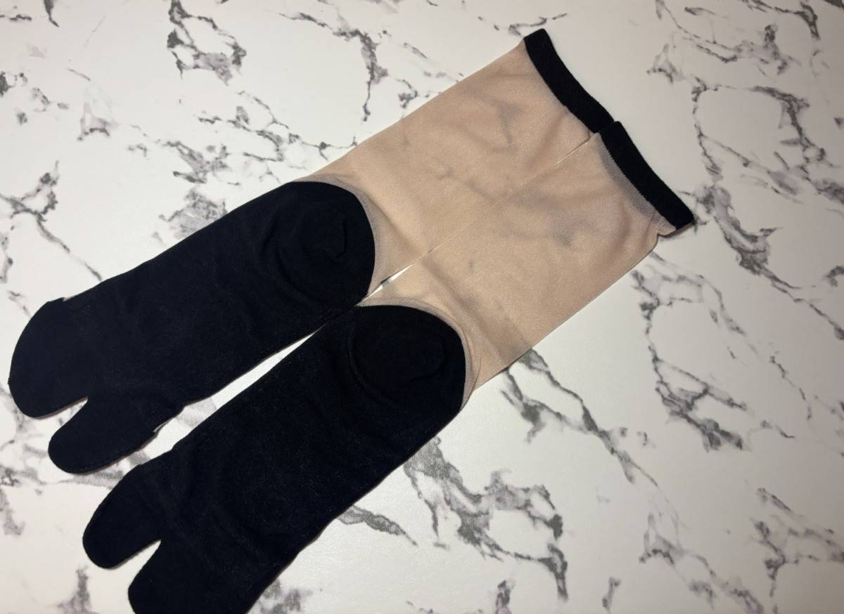 3COINS ストッキング風足袋クルーソックス　質感チェック②