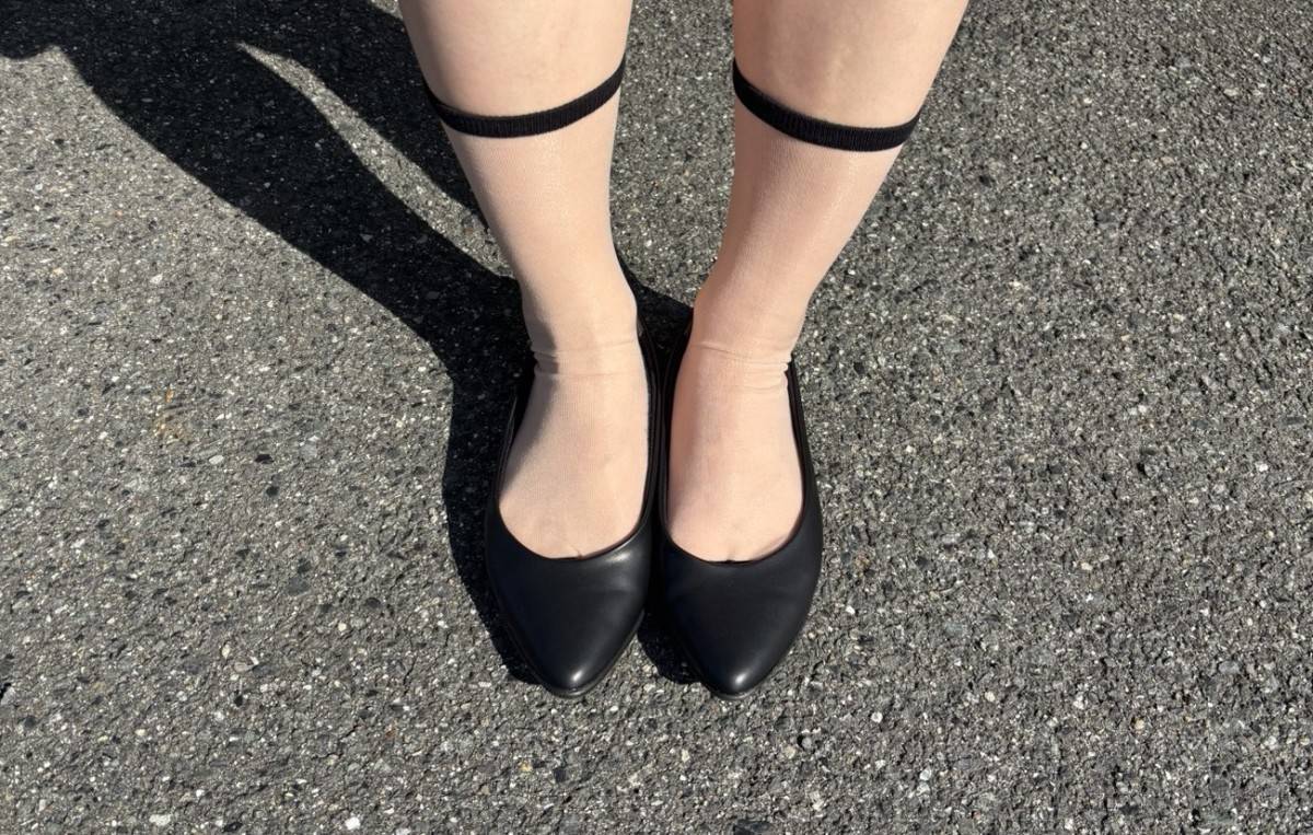 3COINS ストッキング風足袋クルーソックス　質感チェック③