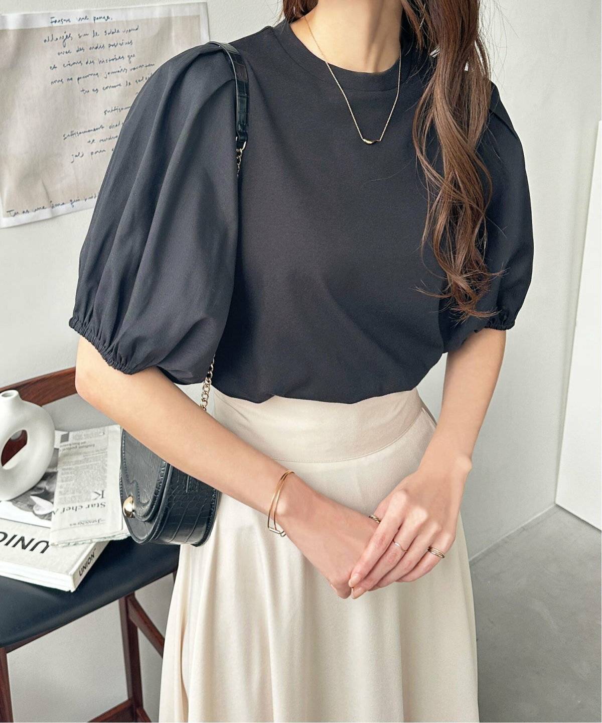 Tシャツを着た女性