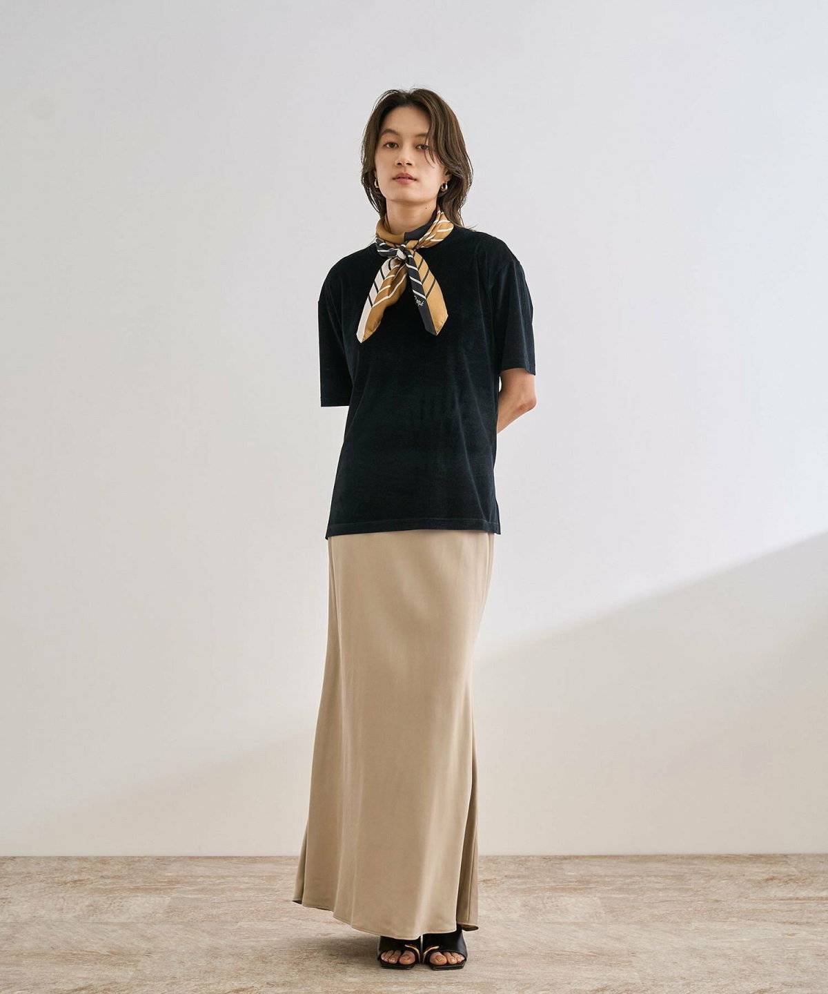 Tシャツを着た女性