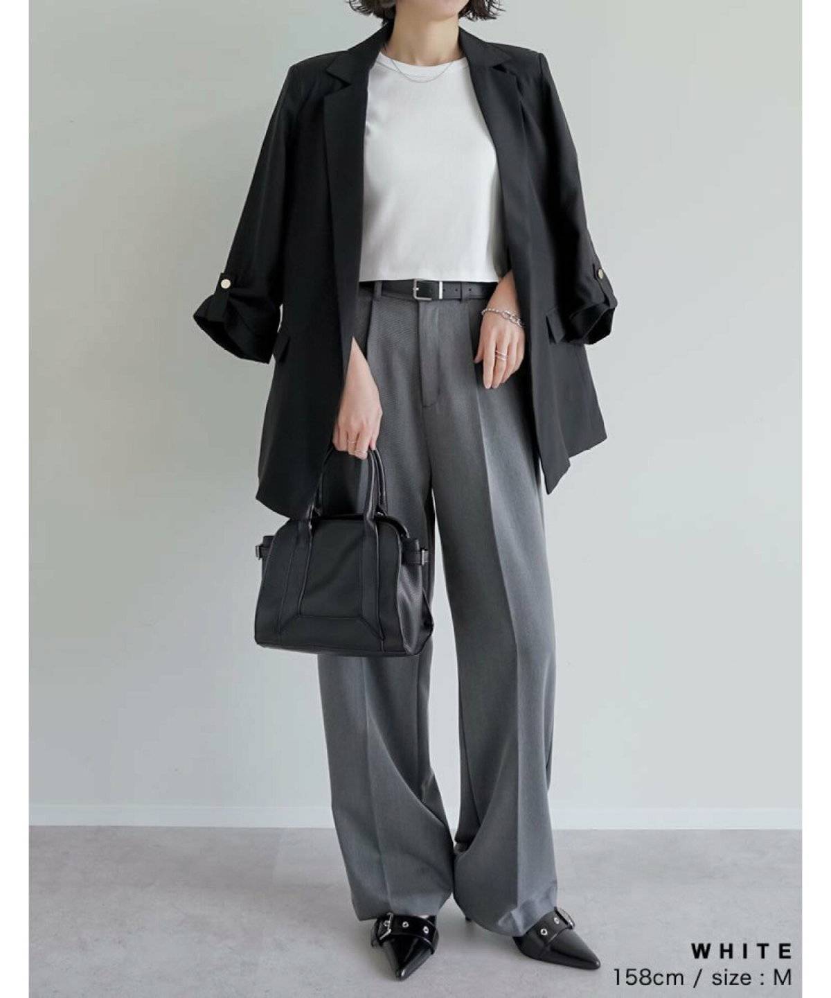 Tシャツを着た女性