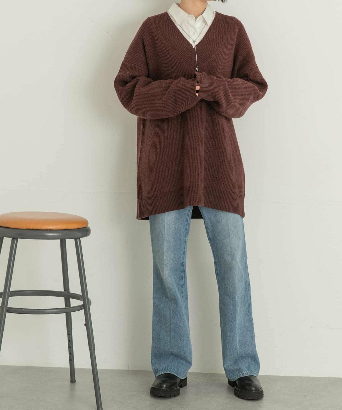 パンツコーデの女性