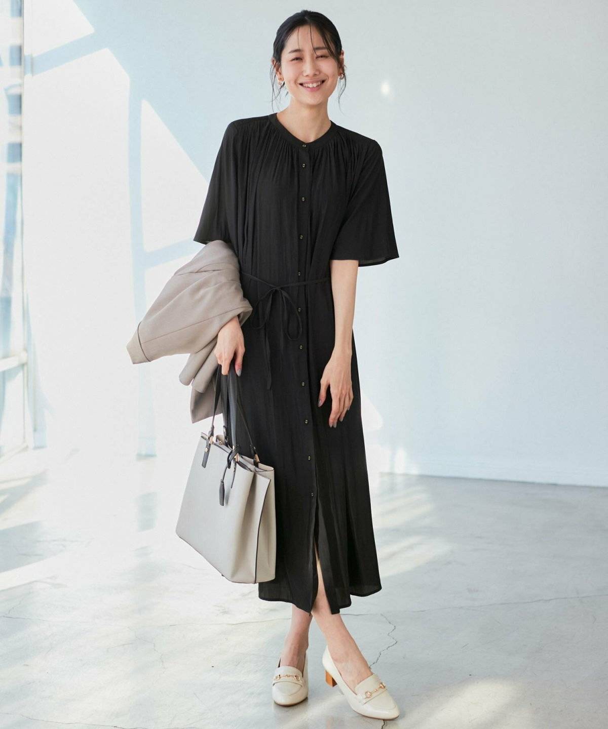 袖あり美シルエットワンピーススタイル