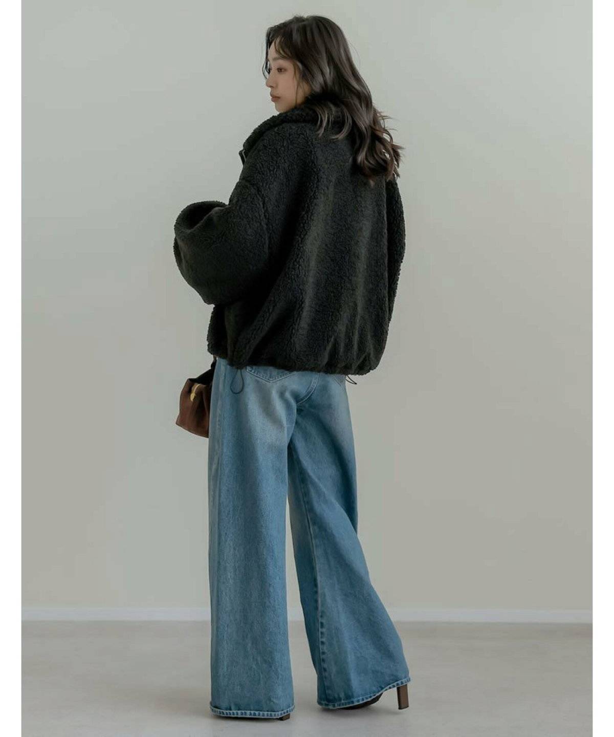 冬コーデの女性