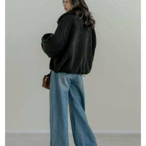 肌見せナシ！大人の色気を感じるおしゃれな冬のレディースコーデ5選