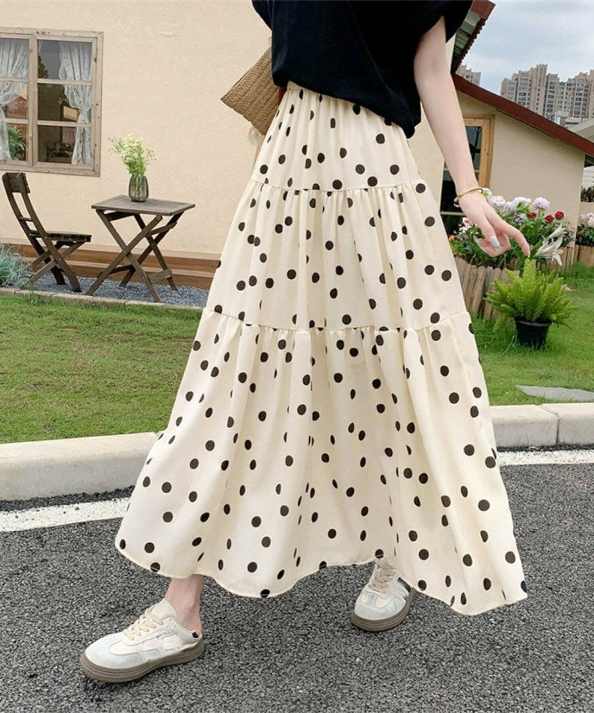 スカート×スニーカースタイル