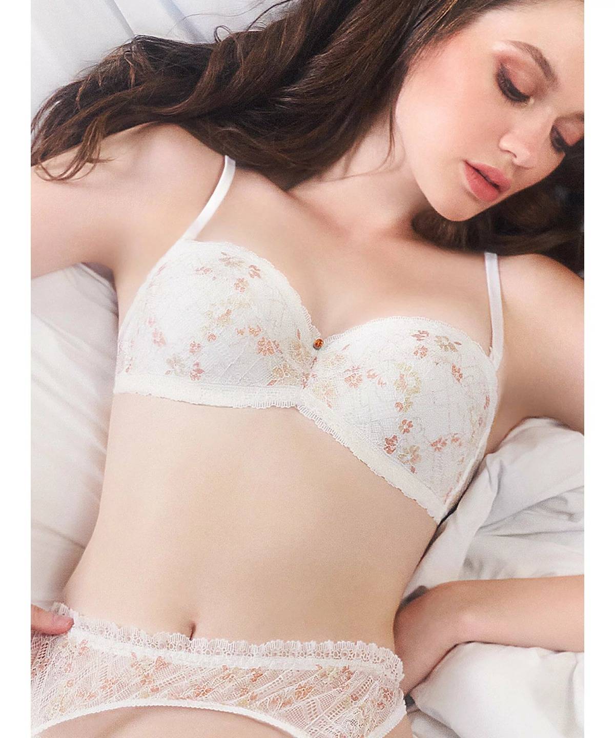 ANNEBRA Grace ストラップレスデコルテメイクブラジャー