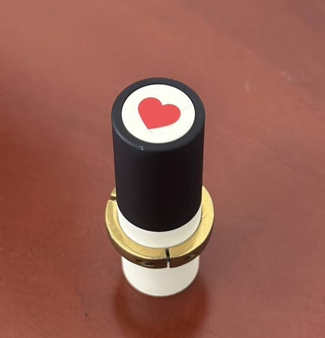 AHRES「ザ リップ ネオ アニマ」