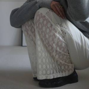 “レースパンツ”で旬の抜け感を……♡季節を先取りする大人の春コーデ