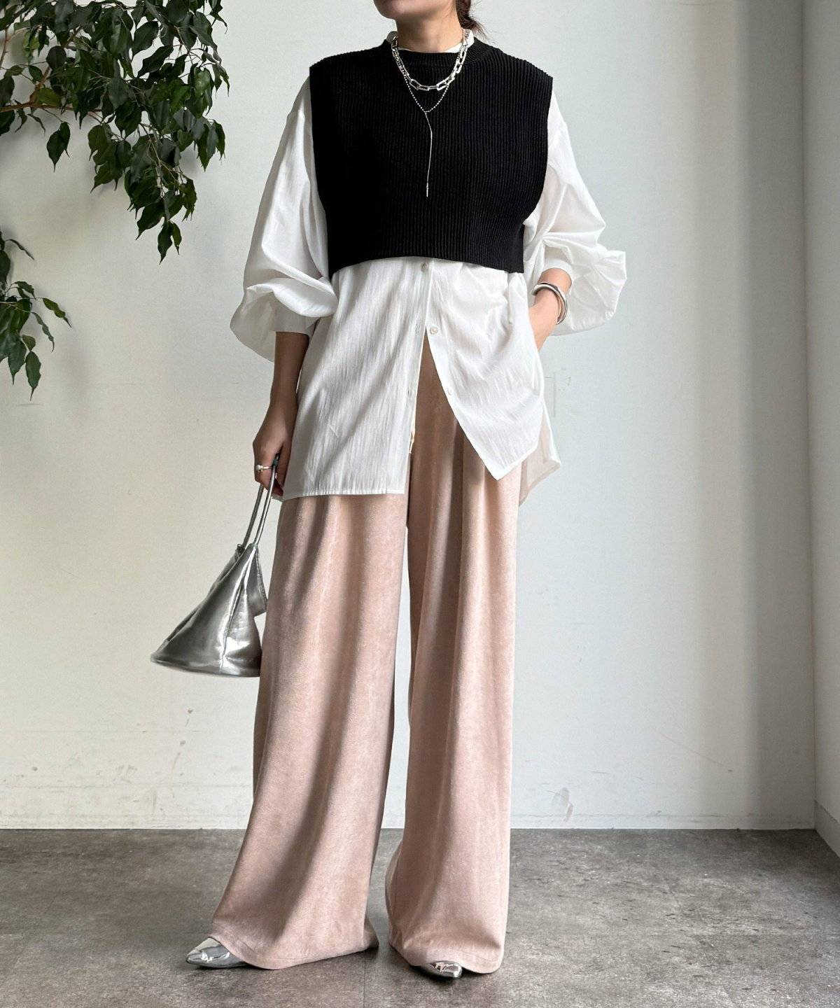 春コーデの女性