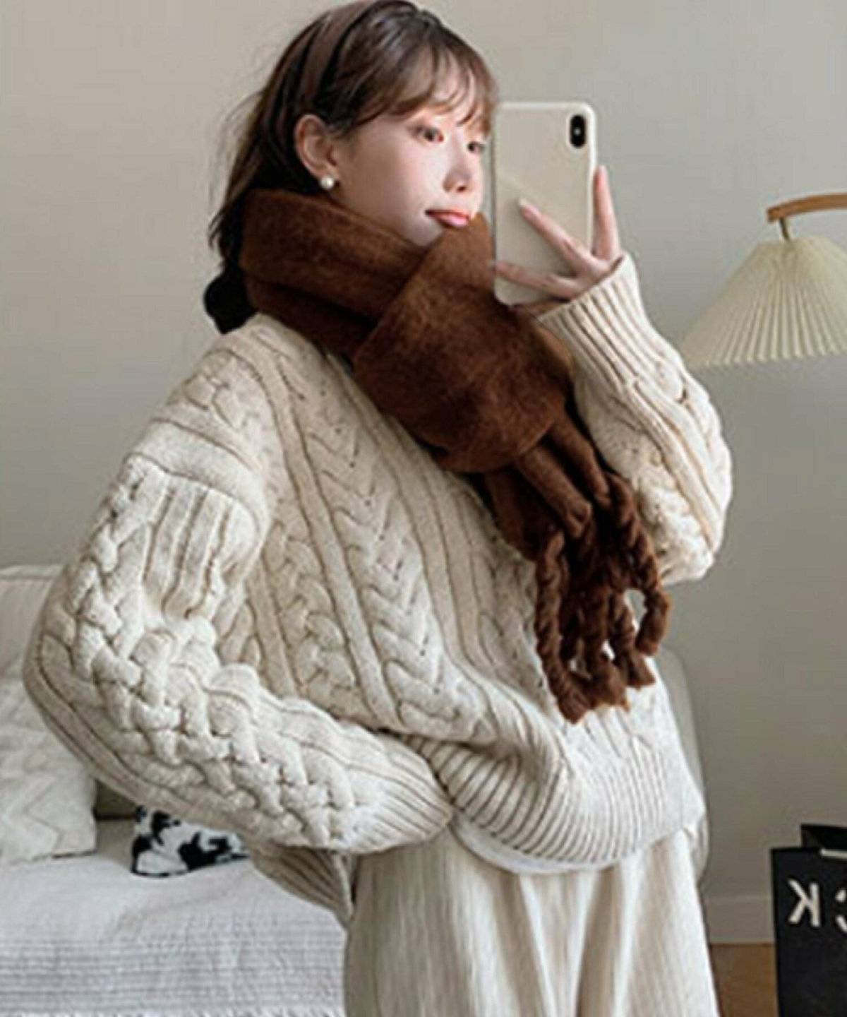 ストールをぐるぐる巻いたコーデ