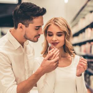 おねだり上手になりたい！彼氏に高価なプレゼントをもらう方法とは？