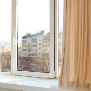 実は風水的に大凶です……。窓辺にあると財運がみるみる下がるもの5選