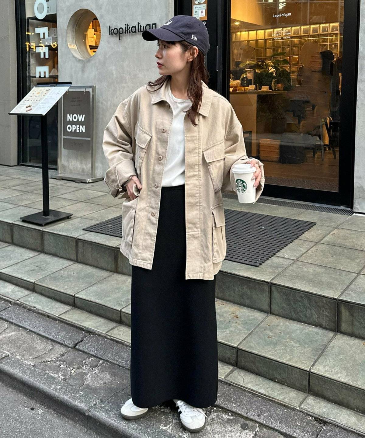 ミリタリージャケット×タイトスカート