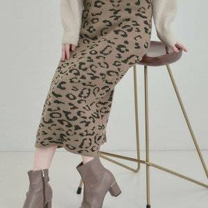 コクーンスカートとペンシルスカートの違いとは?いまさら聞けない