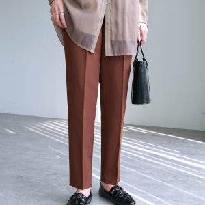 大きいおしりを隠せるパンツコーデをセレクト♪初秋はどう着こなす？