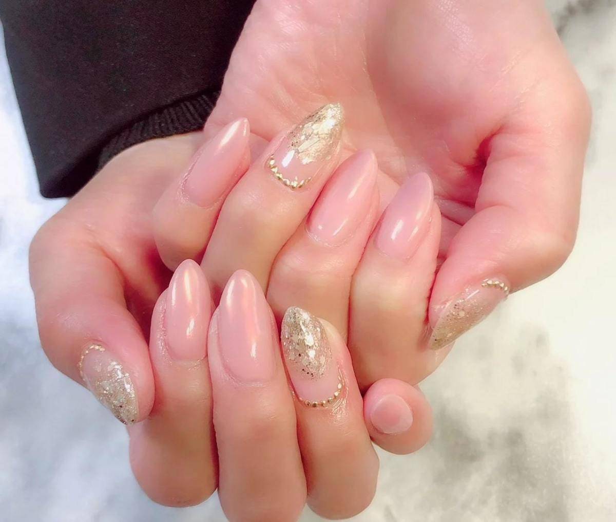 オーロラパウダーで透け感偏光カラーに