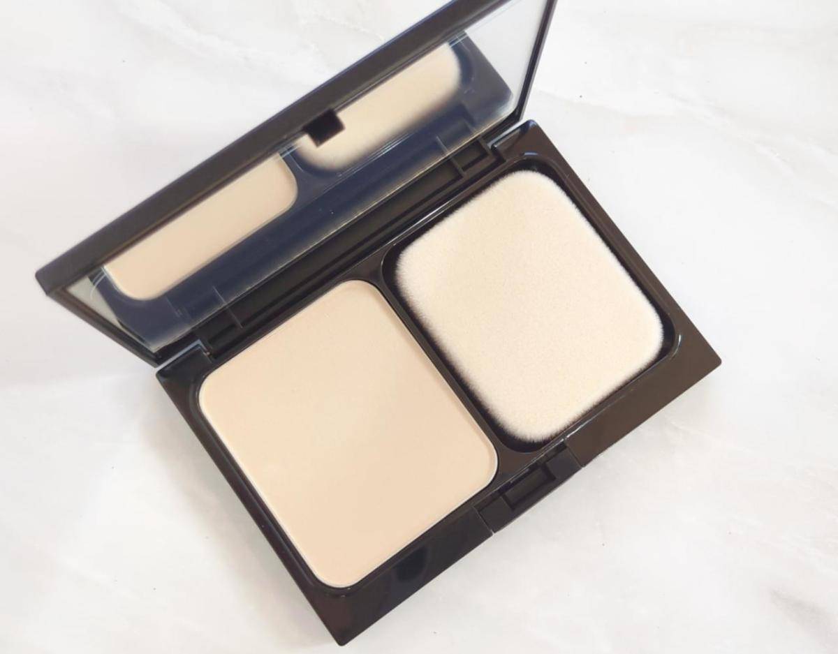 エトヴォスミネラルエアリータッチファンデーション全体画像