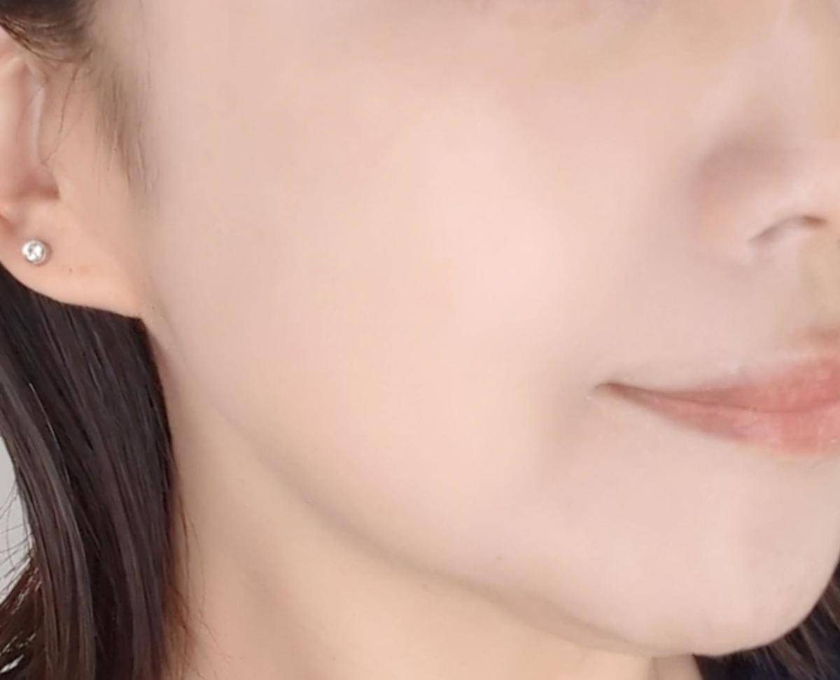 ヴィセトーンアップスキンデザイナー塗布後の肌