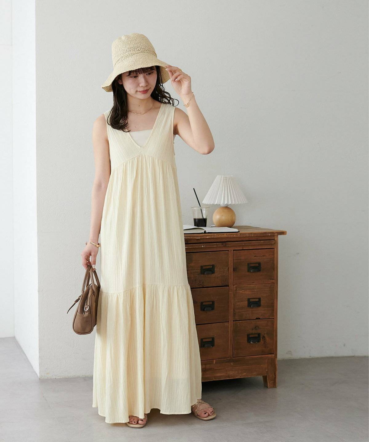 リゾートにいそうな女性