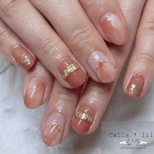 【2026年3月】指先に春らしさを宿す。最新ピンクブラウンネイル5選