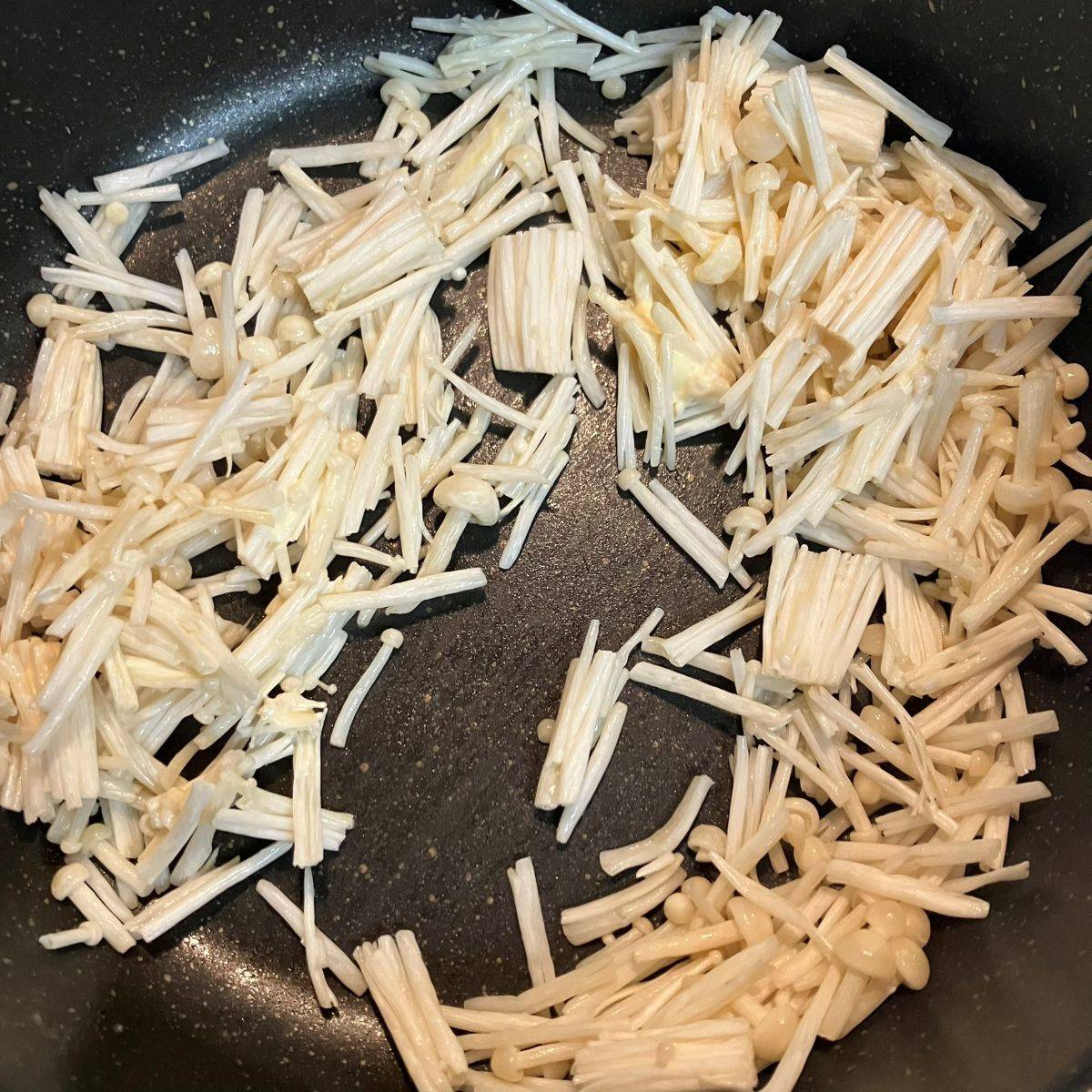 JAグループ公式の「えのき茸といりごま入り卵サラダ」のレシピ