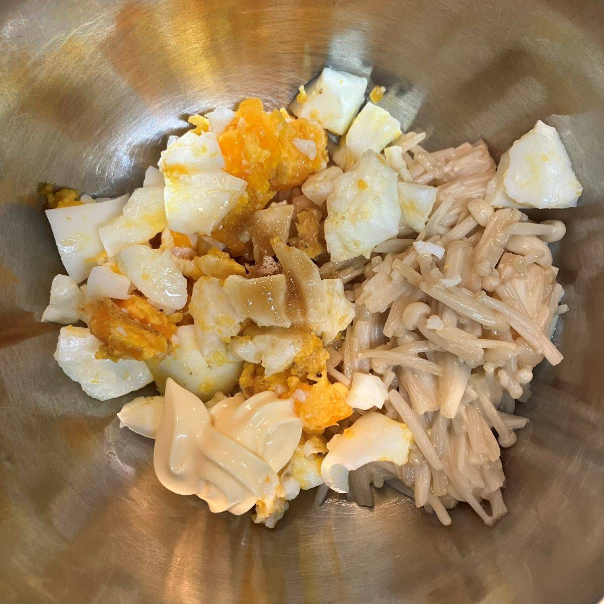 JAグループ公式の「えのき茸といりごま入り卵サラダ」のレシピ