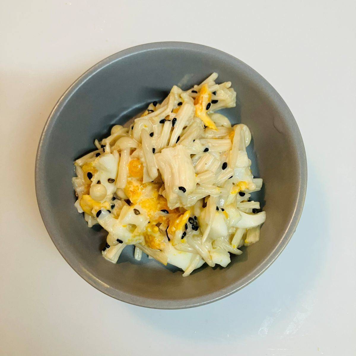 JAグループ公式の「えのき茸といりごま入り卵サラダ」のレシピ