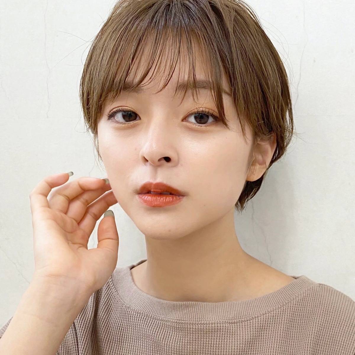 ナチュラル耳掛けショート