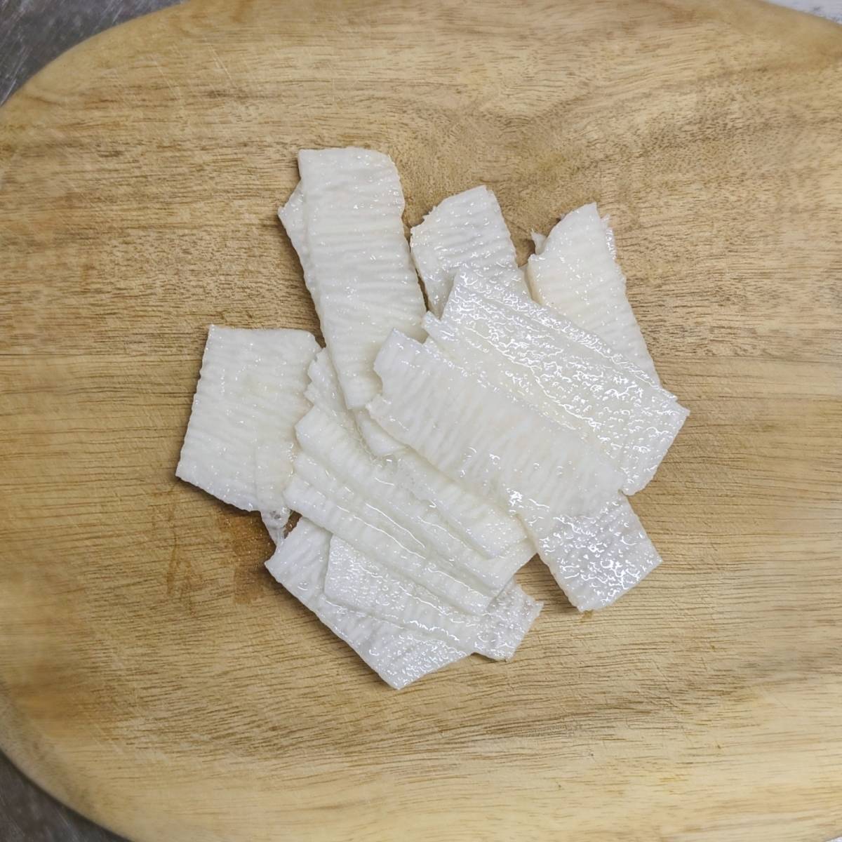 くらこん公式の「長いもの梅肉塩こんぶ和え」のレシピ