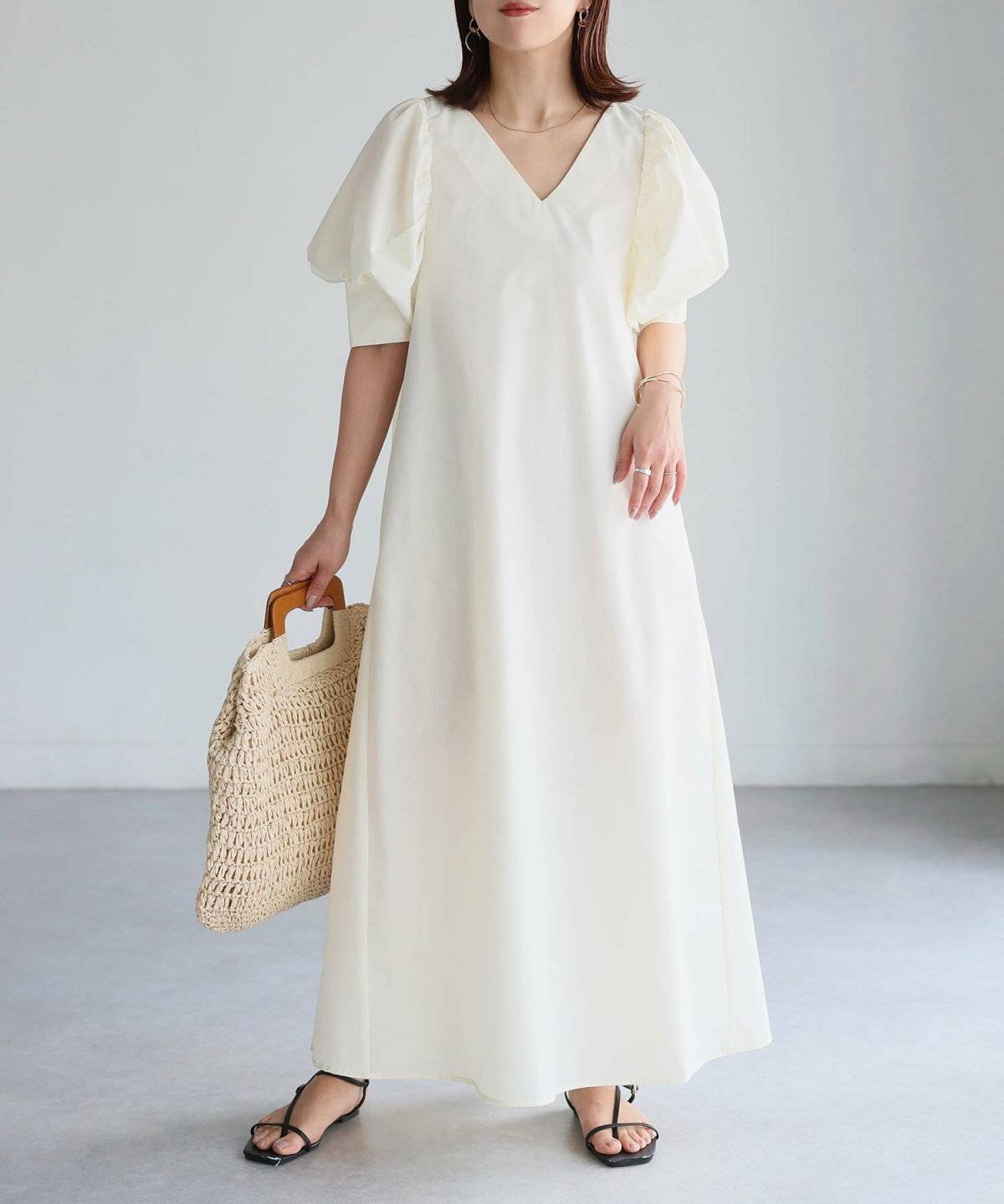 夏コーデの女性