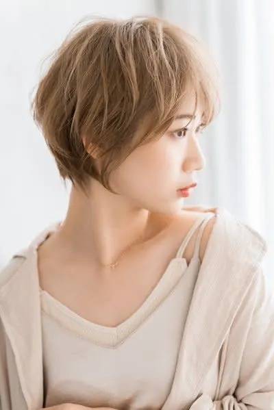 抜け感ほつれショート